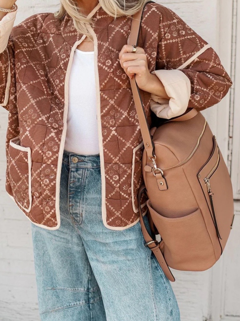 Poppy & Peonies Commuter Backpack - Mocha Mousse - Picture 3 of 7